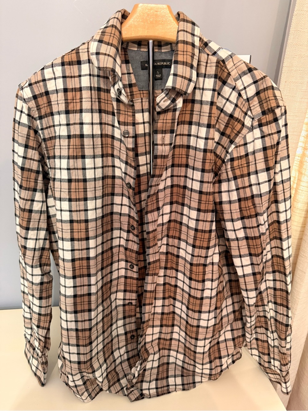 Banana Republic women’s flannel feel  Cream and Brown Plaid Button-Down Shirt